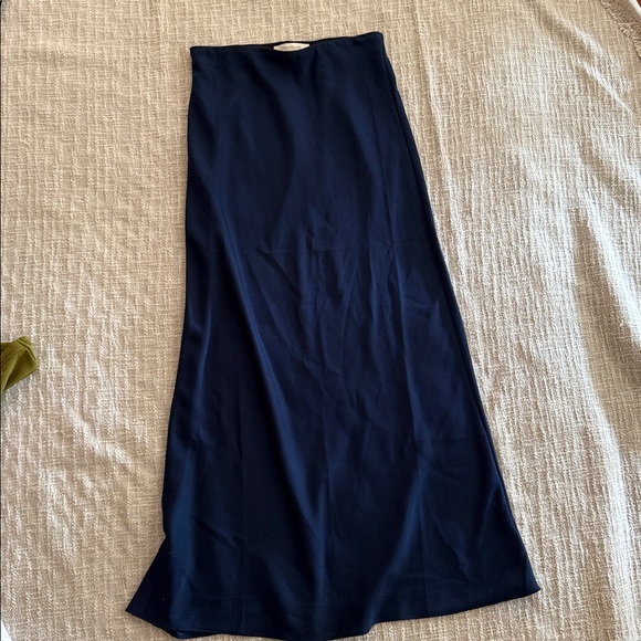 Favorite Daughter Dresses & Skirts - Favorite daughter Navy Blue satin Maxi Skirt XS